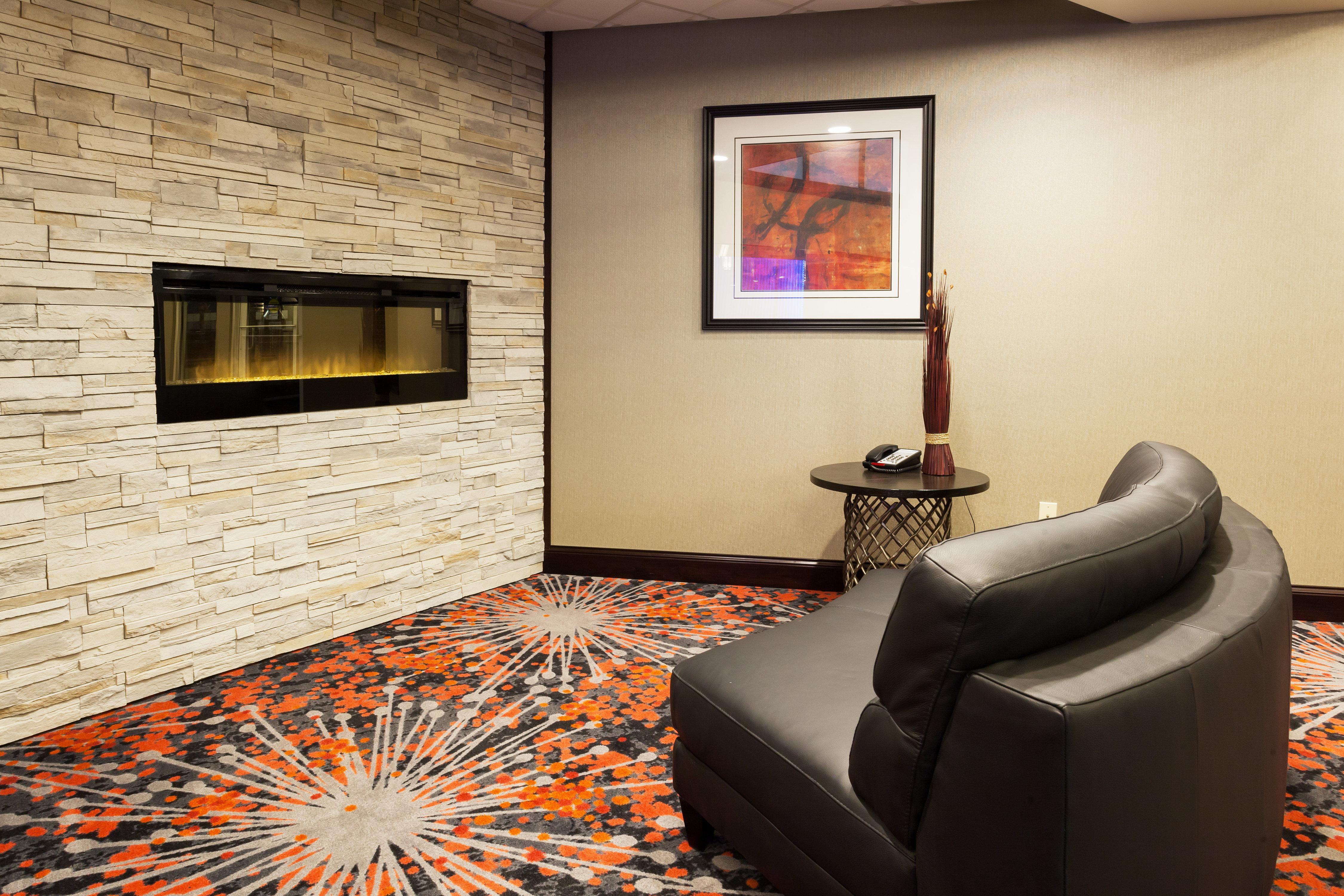 Holiday Inn Express & Suites Rapid City, An Ihg Hotel Buitenkant foto