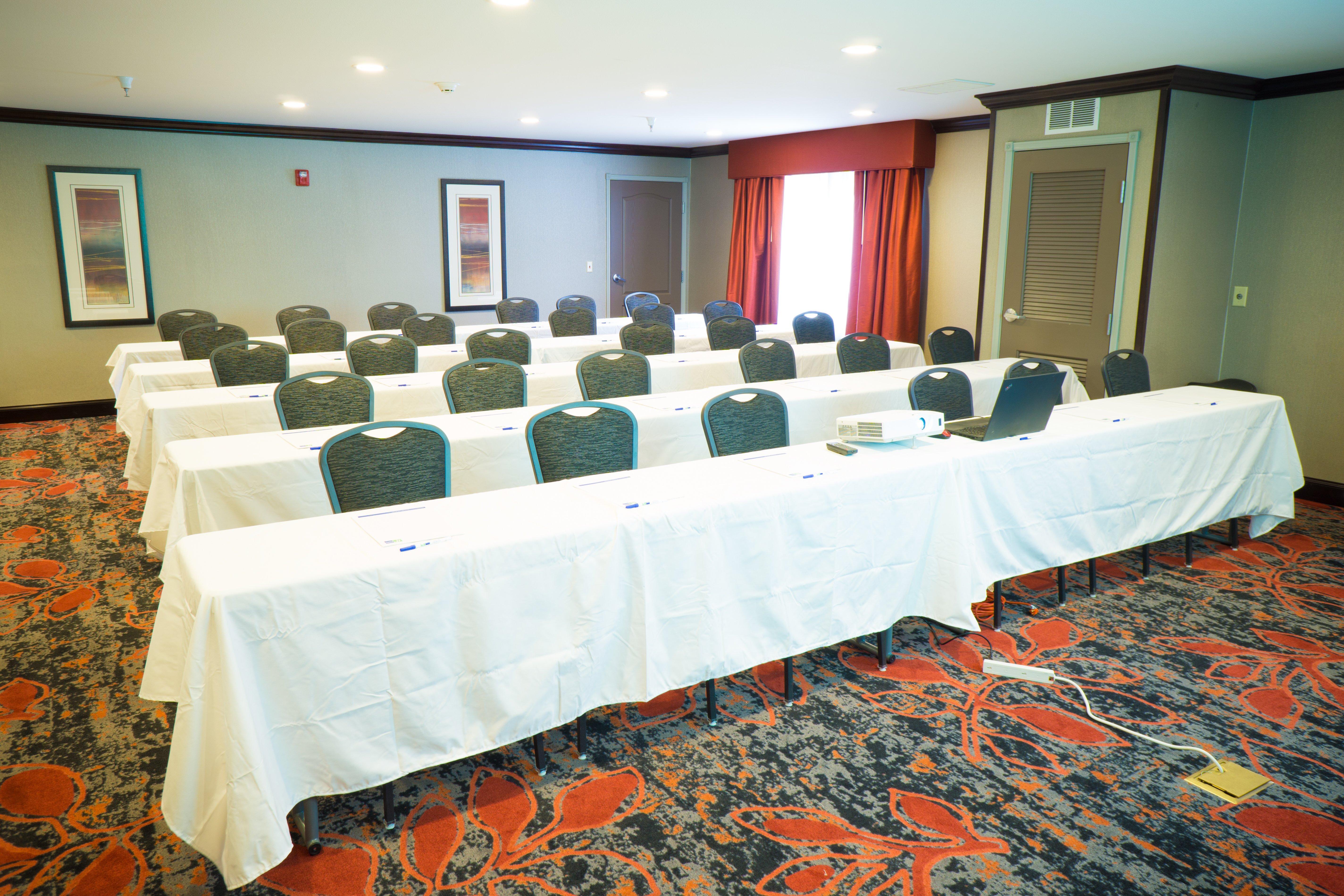 Holiday Inn Express & Suites Rapid City By Ihg Buitenkant foto