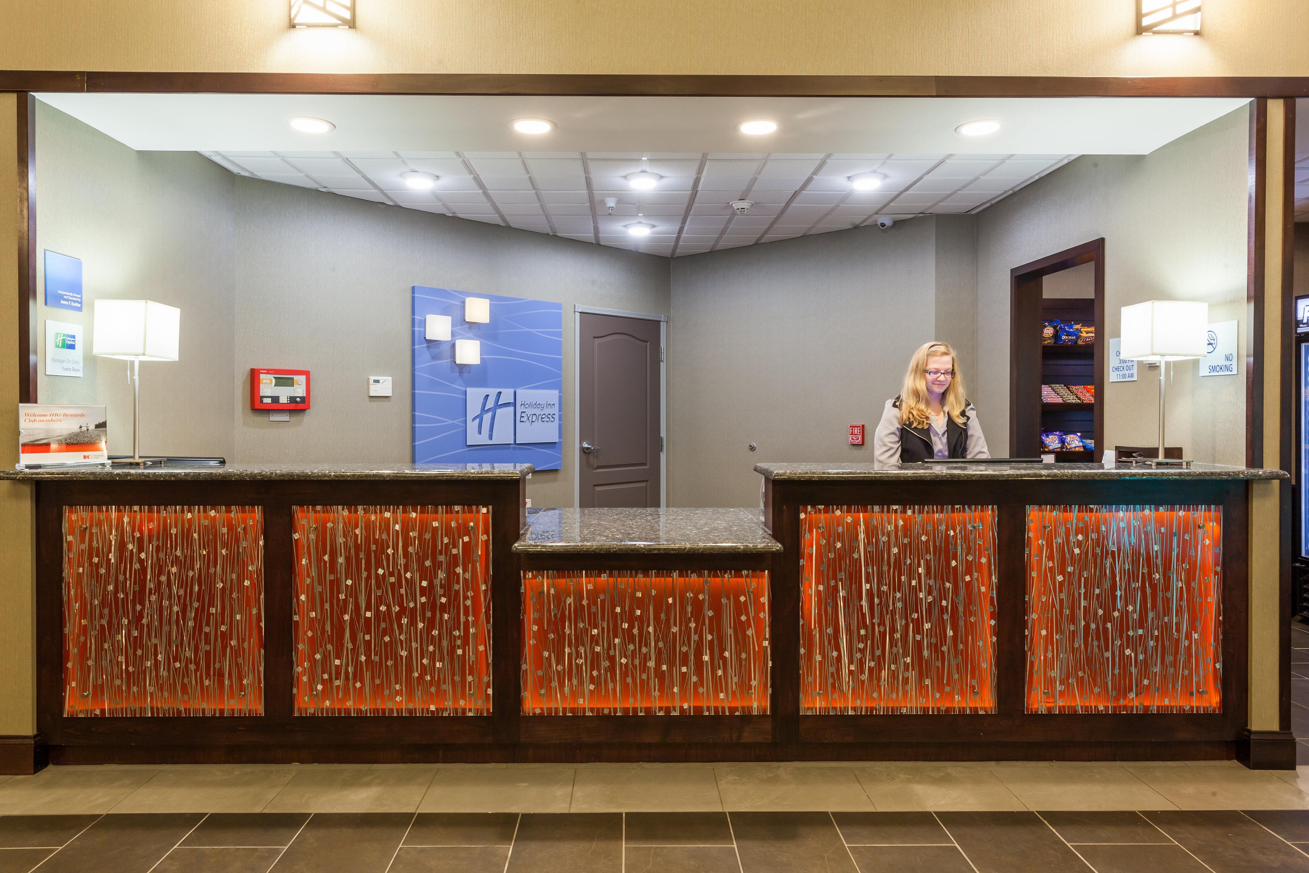 Holiday Inn Express & Suites Rapid City By Ihg Buitenkant foto